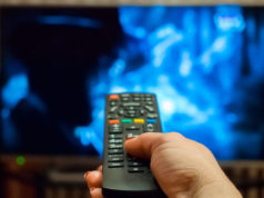 La pelea por Warner Bros se intensifica con oferta hostil de USD 108 mil millones de Paramount